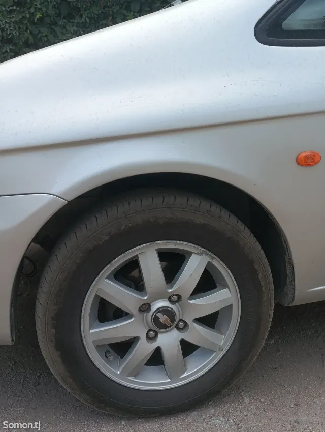 Chevrolet Rezzo 2005 · 1.6 MT