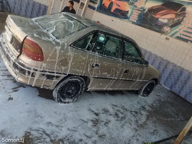 Opel Astra F 1996 · 1.6 MT