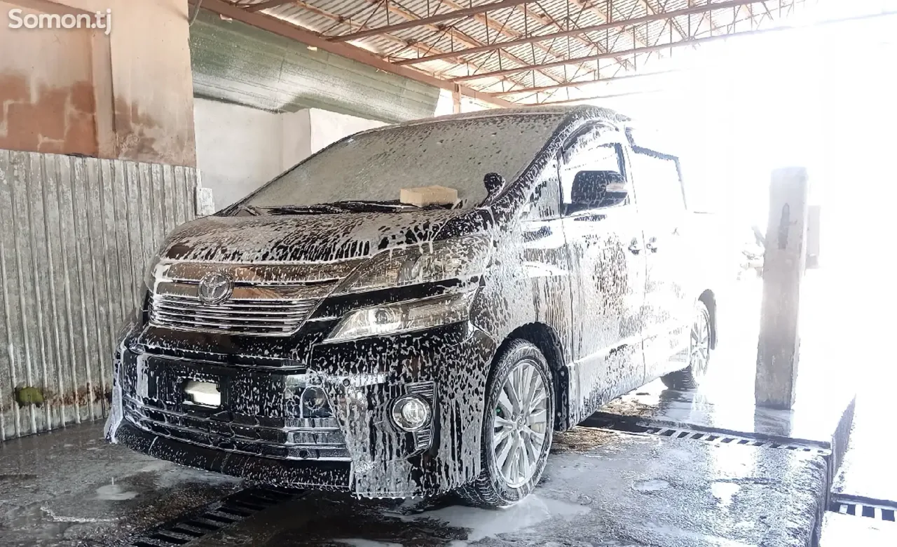 Toyota Vellfire 2014 · 2.4 AT
