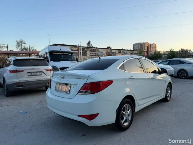 Hyundai Verna 2014 · 1.4 AT