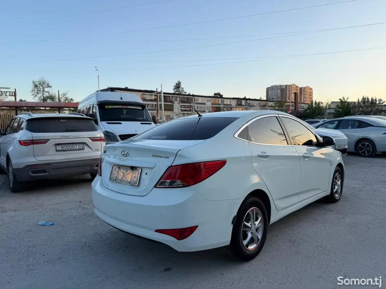 Hyundai Verna 2014 · 1.4 AT