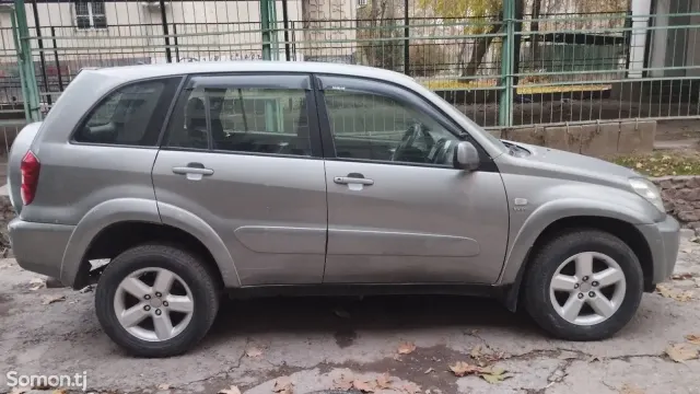 Toyota RAV 4 2002 · 2.0 AT