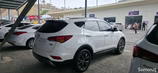 Hyundai Santa Fe 2016 · 2.0 AT