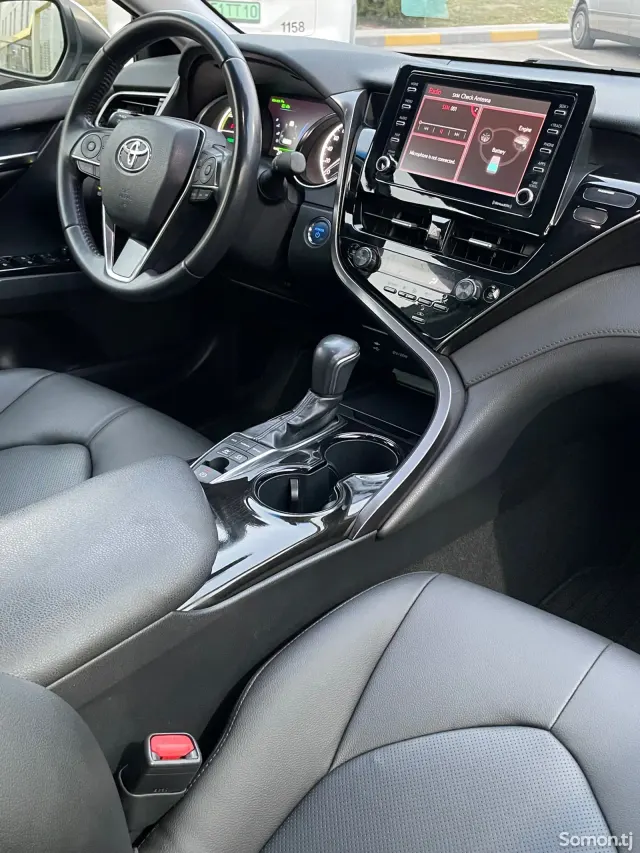 Toyota Camry 2019 · 2.5 AT