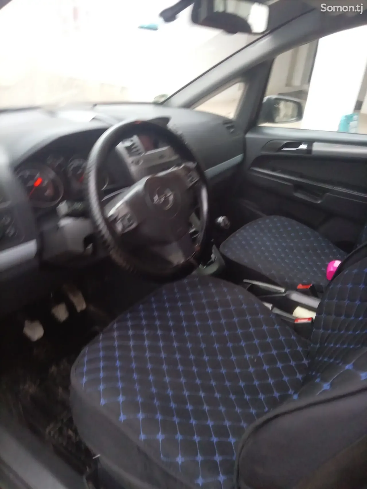 Opel Zafira 2006 · 1.9 MT