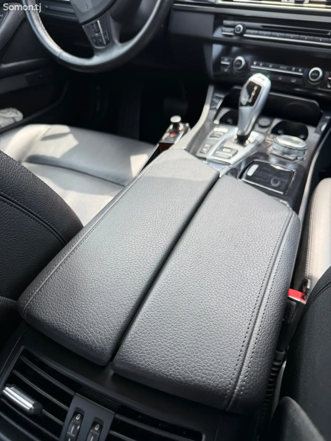 BMW 5 series 2015 · 2.0 AT