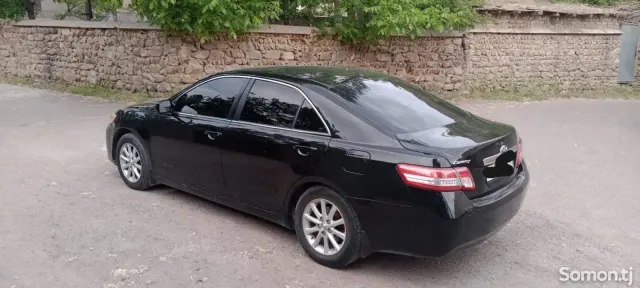 Toyota Camry 2011 · 2.4 AT
