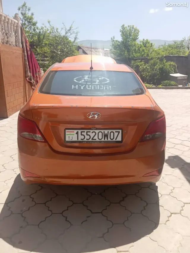 Hyundai Solaris 2015 · 1.6 AT