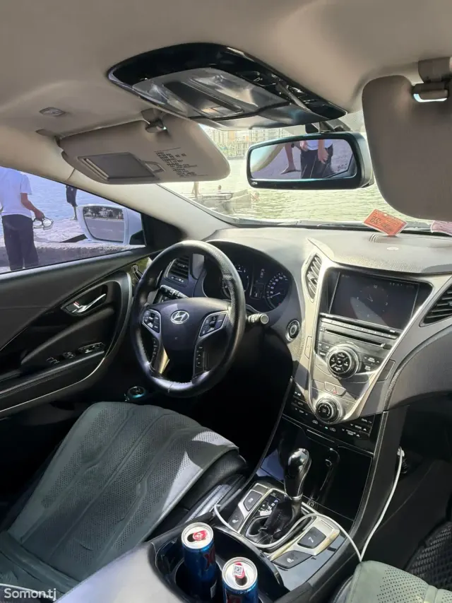Hyundai Grandeur 2012 · 2.4 AT