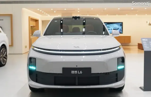 Li Auto (Lixiang) L6 2026 · AT