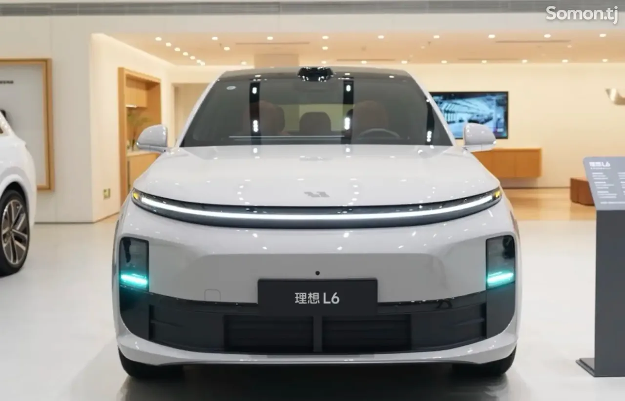 Li Auto (Lixiang) L6 2026 · AT
