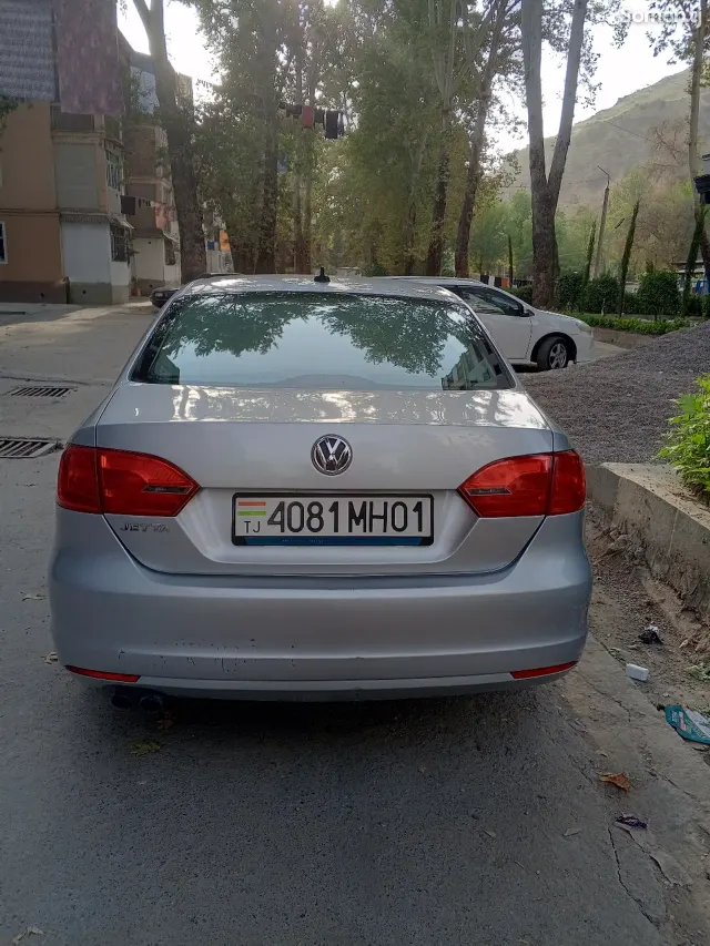 Volkswagen Jetta 2011 · 2.5 AT