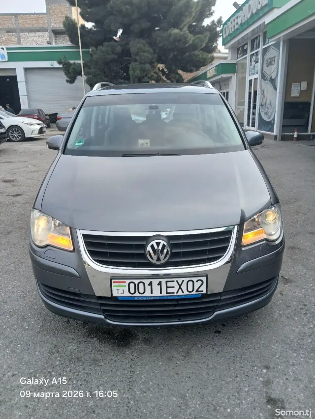 Volkswagen Touran 2008 · 1.4 AT