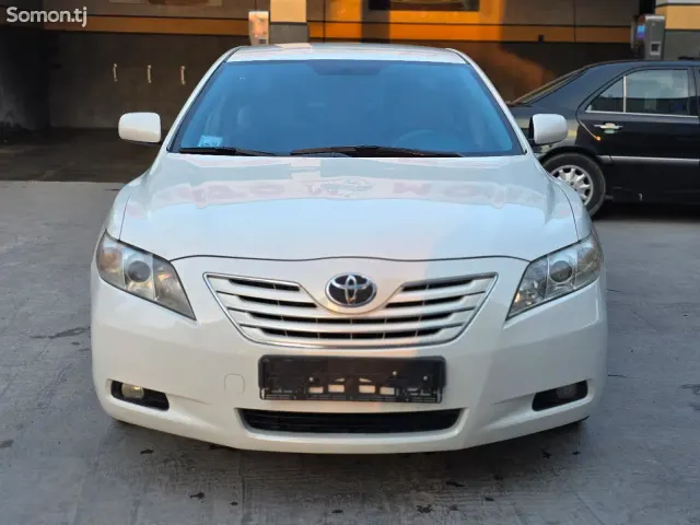 Toyota Camry 2007 · 2.4 AT