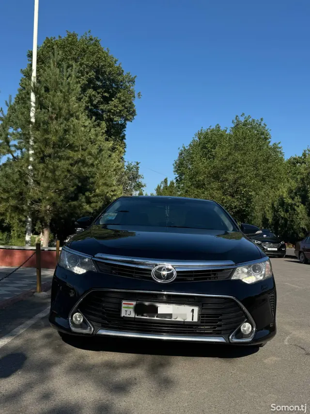 Toyota Camry 2015 · 2.5 AT
