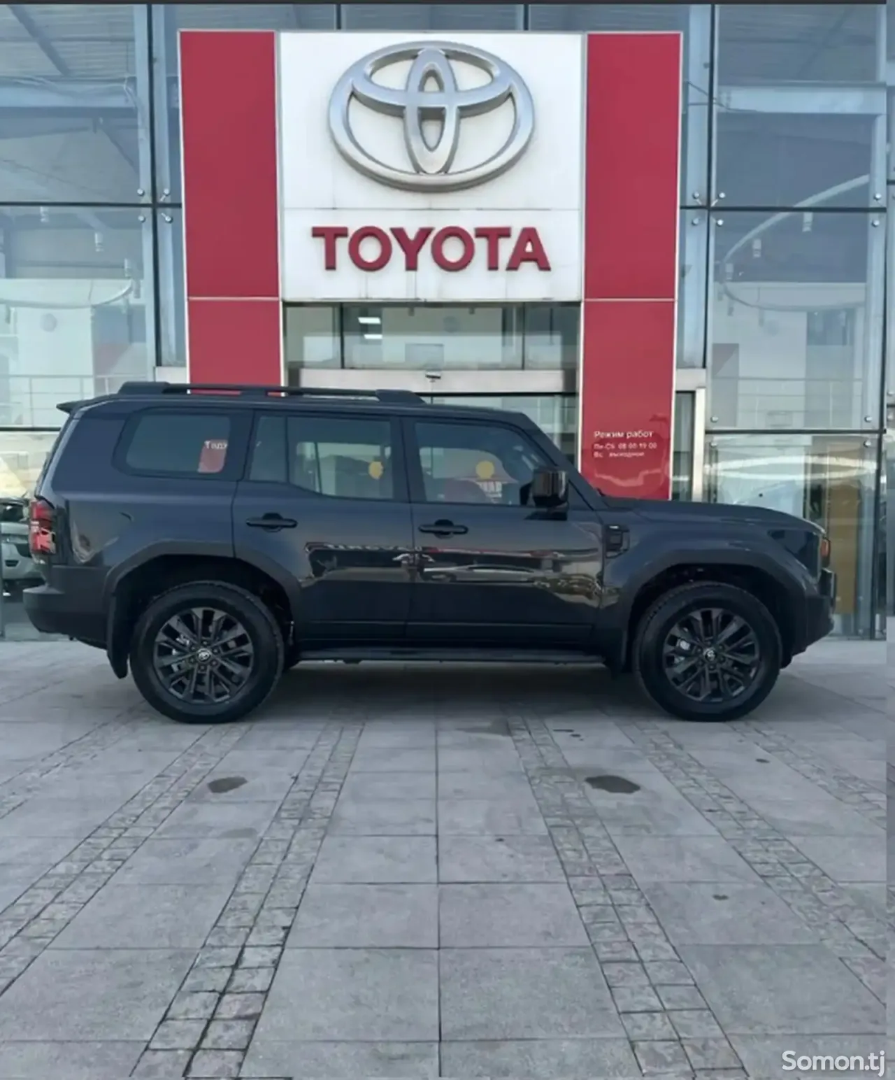 Toyota Land Cruiser Prado 2025 · 2.4 AT