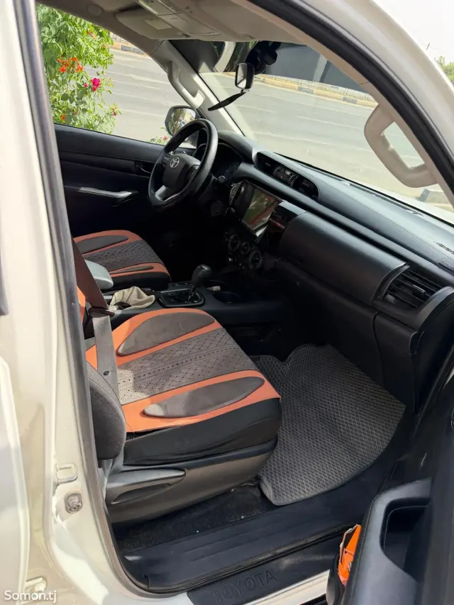 Toyota Hilux 2016 · 2.7 AT