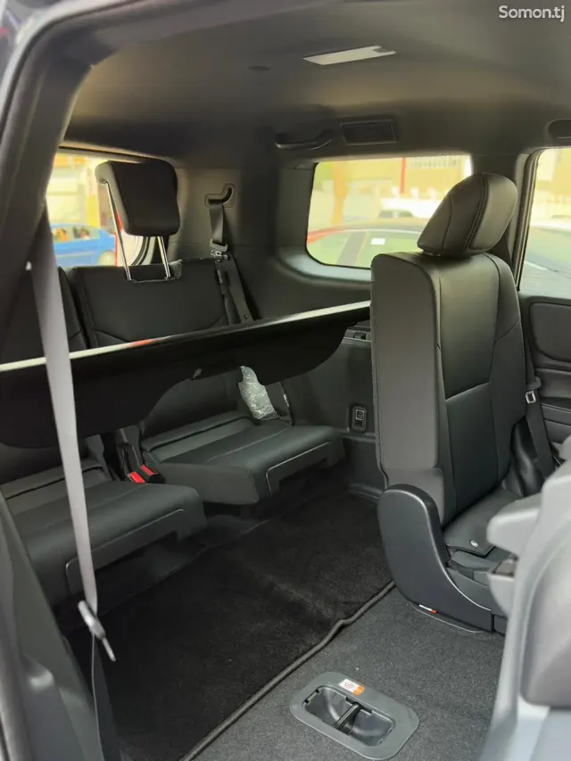 Toyota Land Cruiser Prado 2025 · 2.4 AT