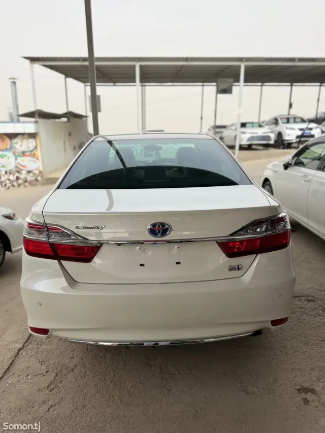 Toyota Camry 2015 · 2.5 AT