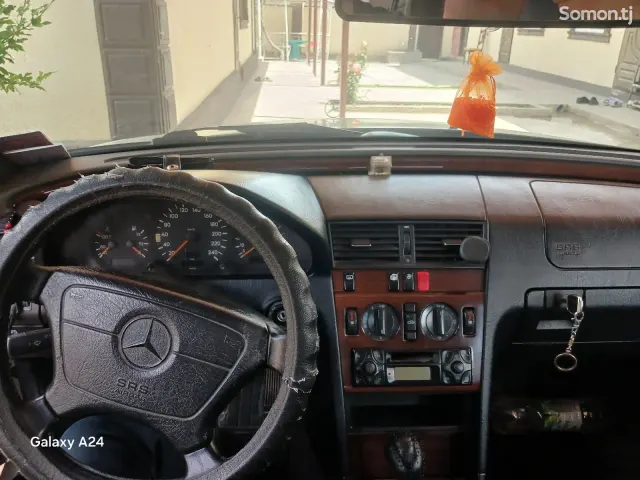 Mercedes-Benz C class 1994 · 1.8 MT