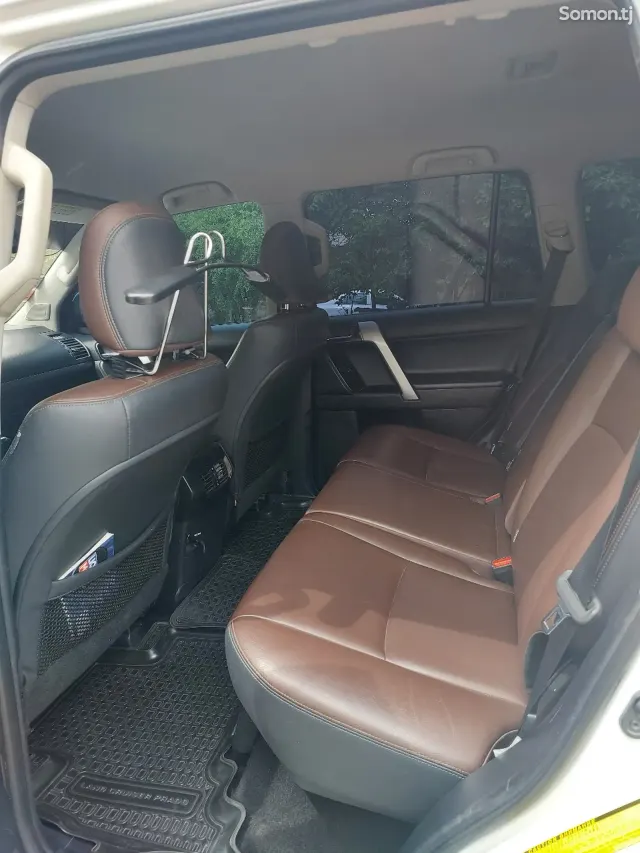 Toyota Land Cruiser Prado 2017 · 3.0 AT