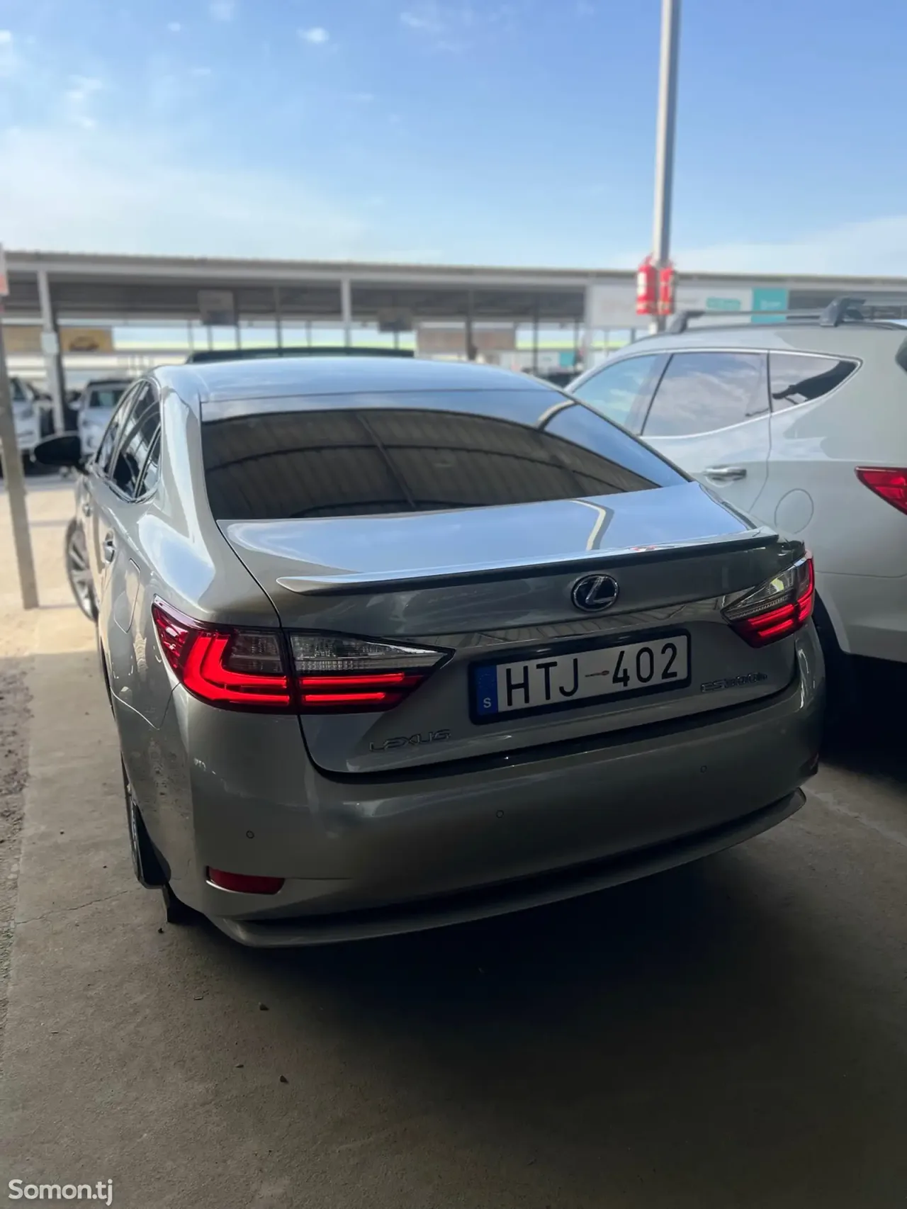 Lexus ES series 2017 · 3.0 AT