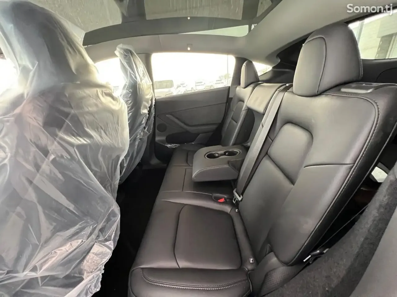 Tesla Model Y 2025 · 5.0 AT