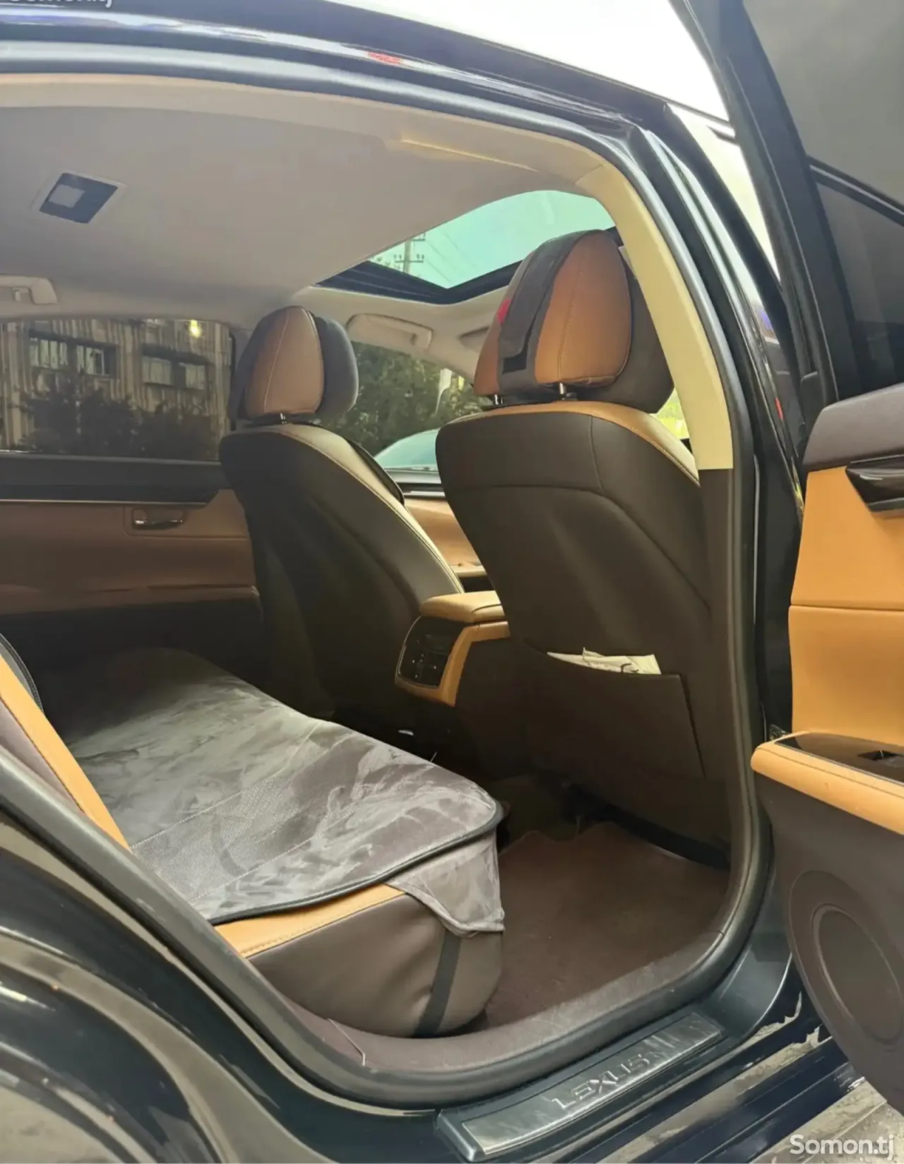 Lexus ES series 2017 · 3.0 AT
