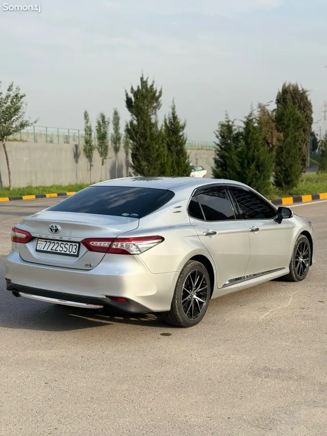 Toyota Camry 2018 · 2.5 AT