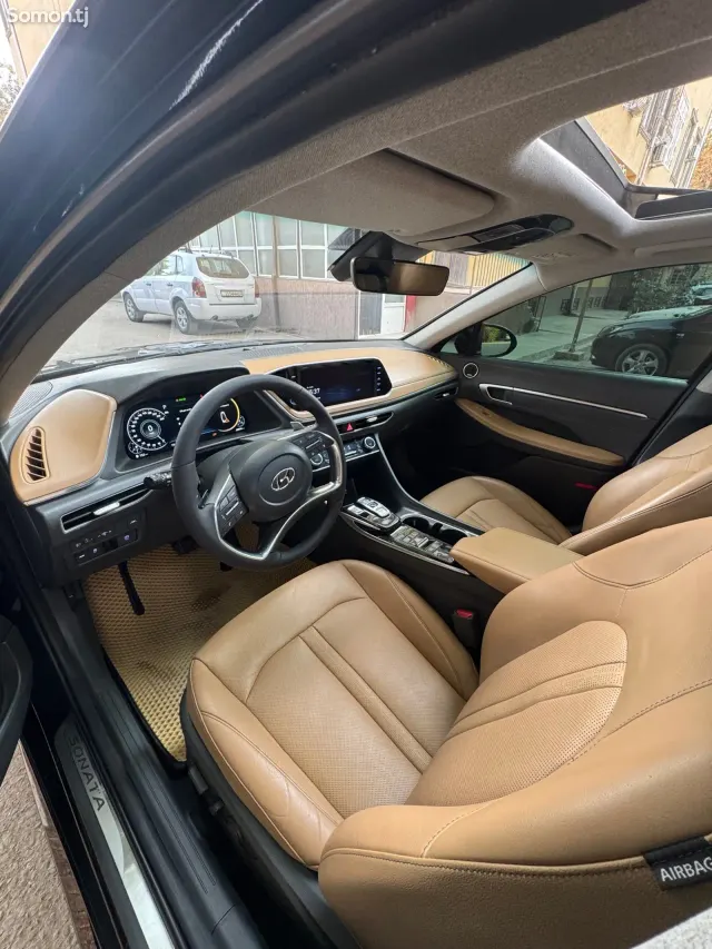 Hyundai Sonata 2020 · 2.5 AT