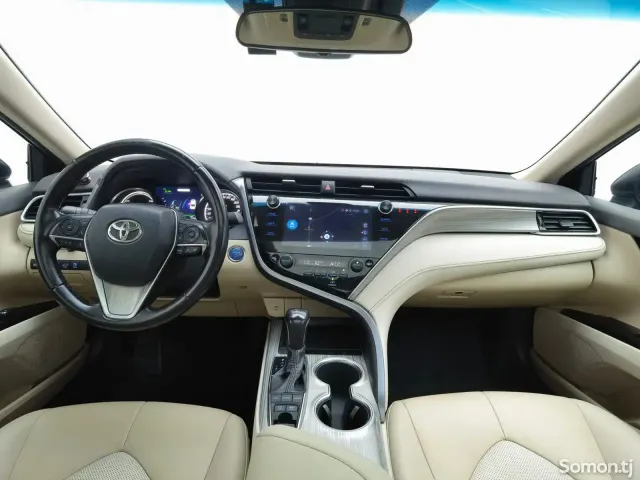 Toyota Camry 2019 · 2.5 AT