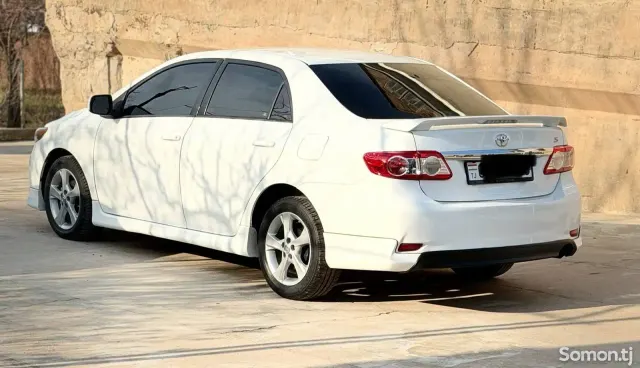 Toyota Corolla 2013 · 1.8 AT