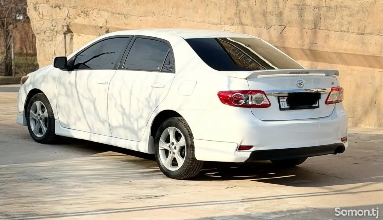 Toyota Corolla 2013 · 1.8 AT