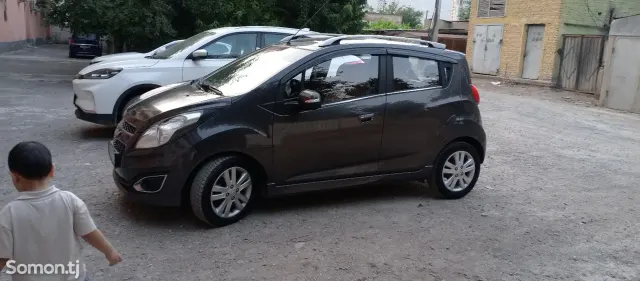 Chevrolet Spark 2014 · 1.1 AT