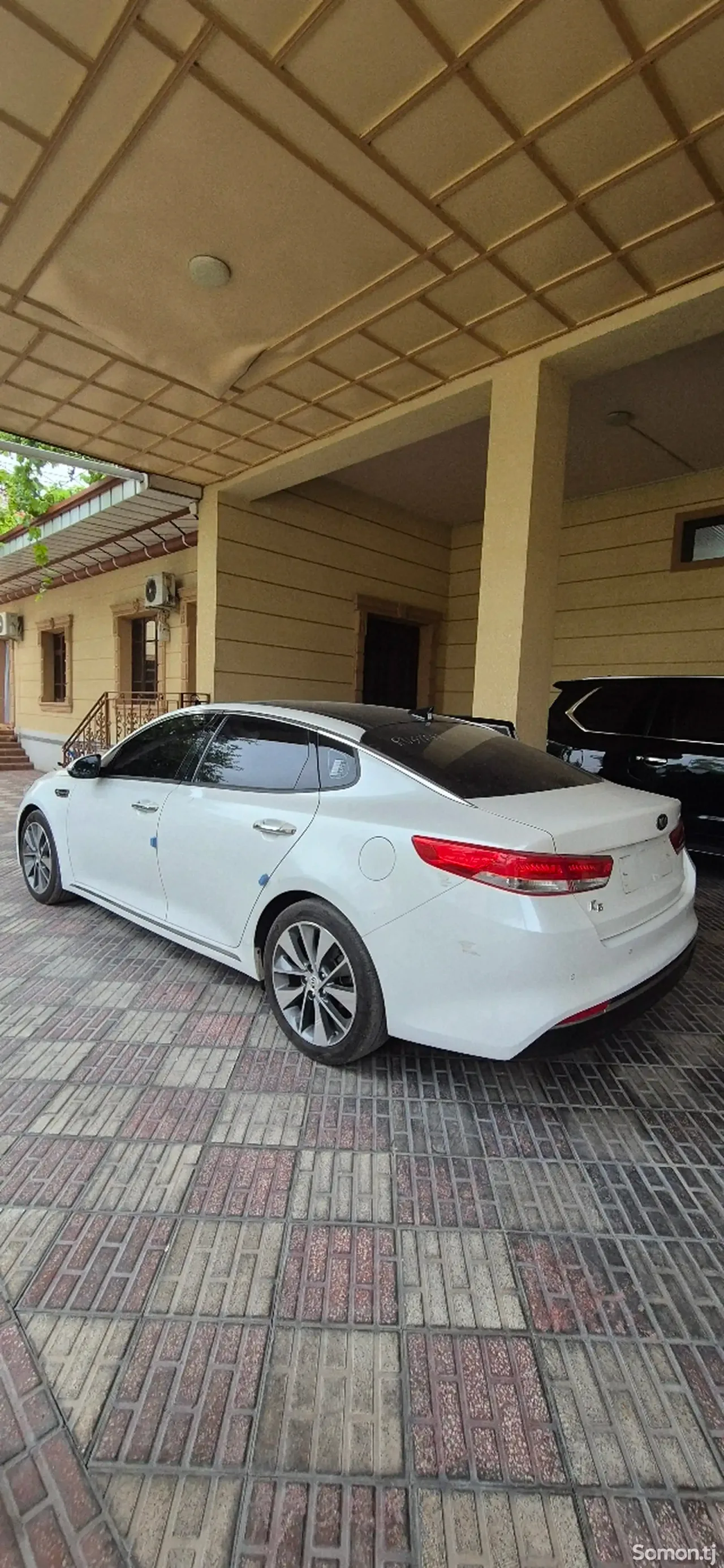 Kia K5 2017 · 2.0 AT