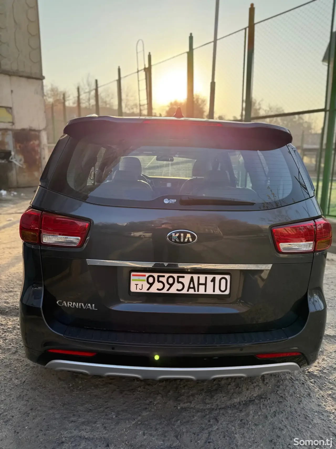 Kia Carnival 2016 · 2.2 AT