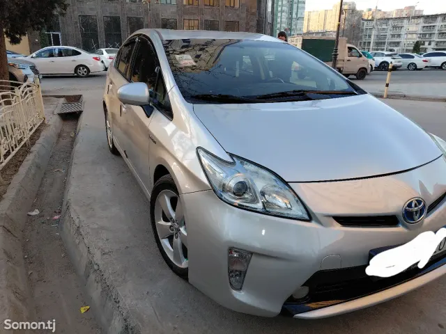 Toyota Prius 2013 · 1.8 AT