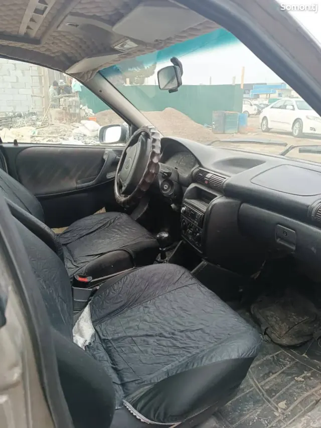Opel Astra F 1996 · 1.6 MT