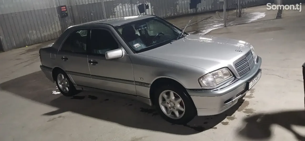 Mercedes-Benz C class 1999 · 1.8 MT