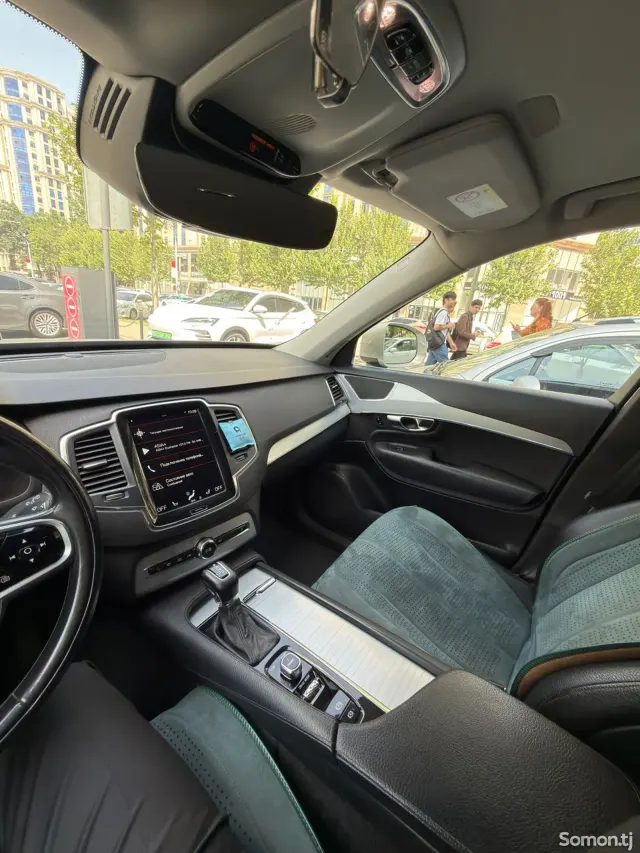 Volvo XC90 2019 · 2.0 AT