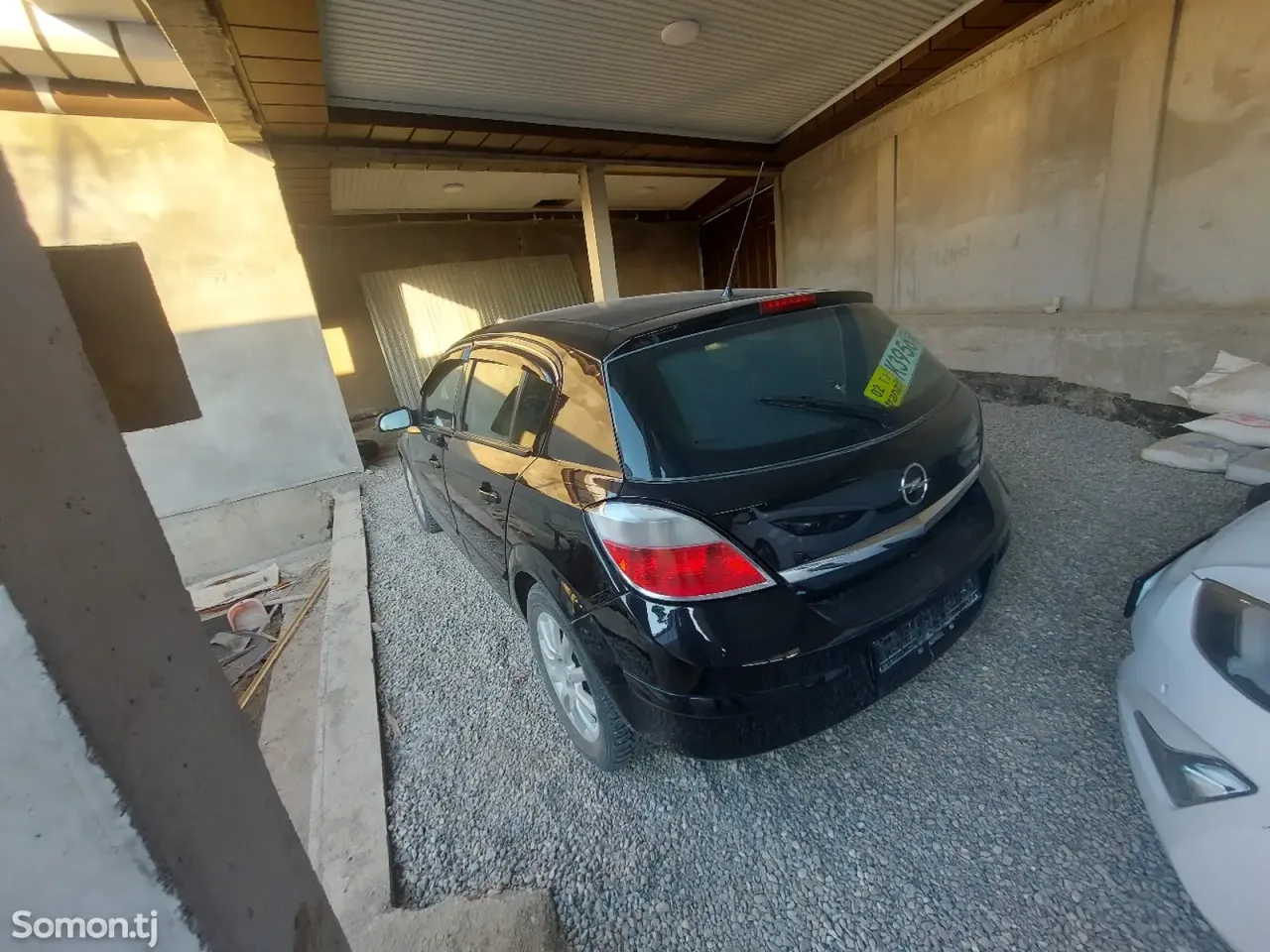 Opel Astra H 2004 · 1.6 MT