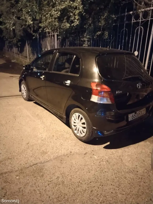 Toyota Vitz 2009 · 1.5 AT