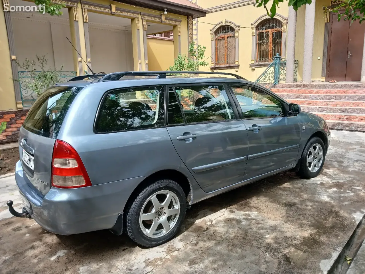 Toyota Corolla 2004 · 1.6 MT