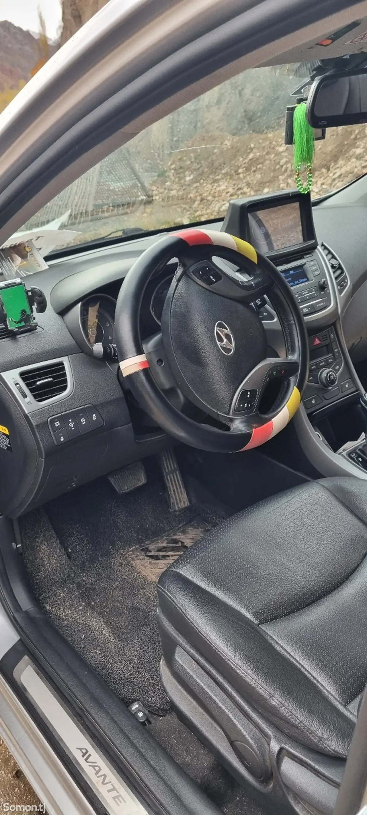 Hyundai Avante 2014 · 1.6 AT