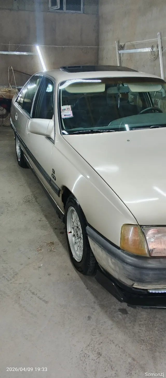 Opel Omega 1993 · 2.6 AT