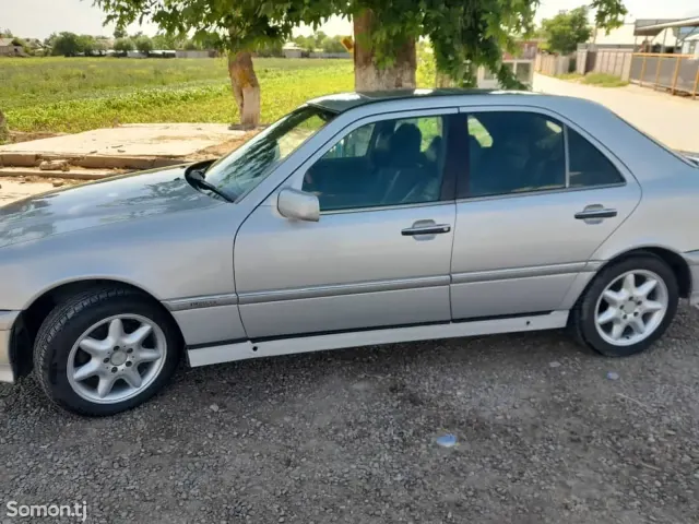 Mercedes-Benz C class 1995 · 2.0 MT