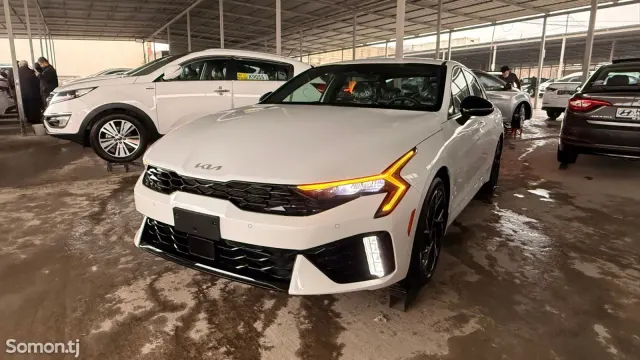 Kia K5 2025 · 2.5 AT