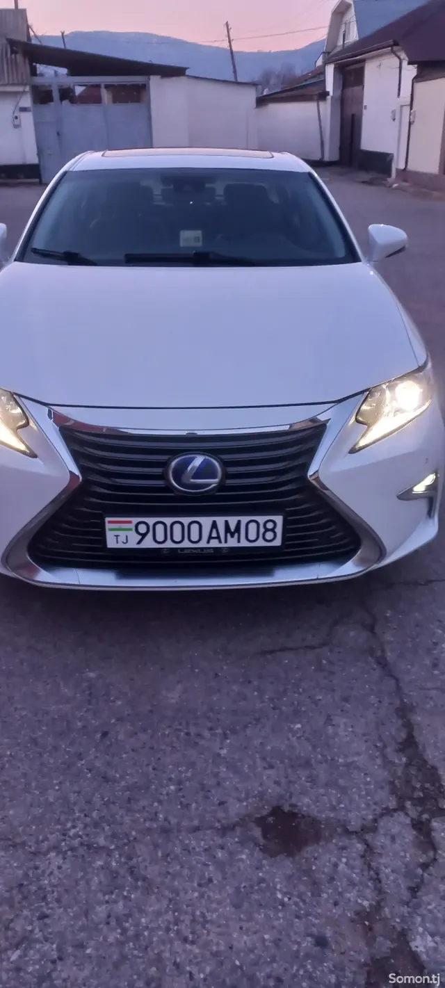 Lexus ES series 2016 · 2.5 AT