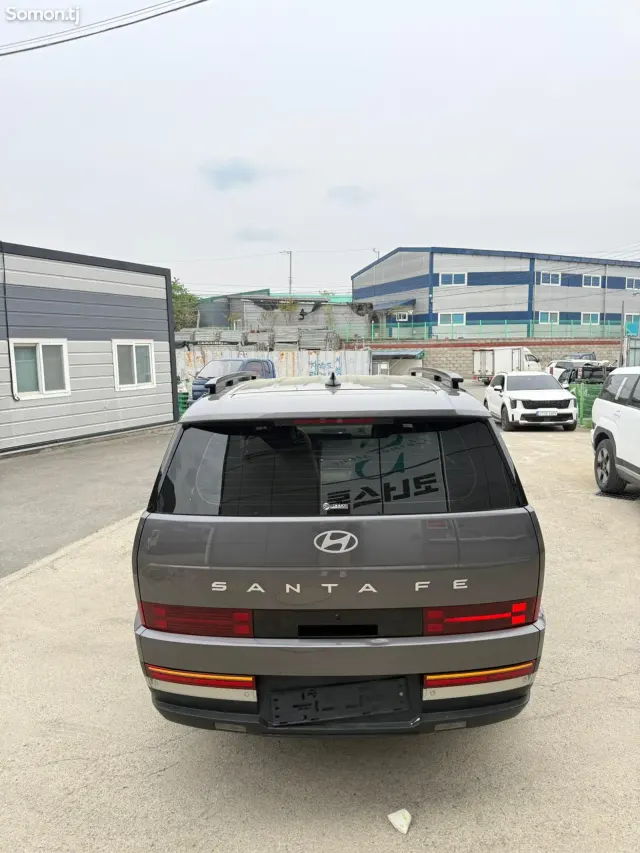 Hyundai Santa Fe 2024 · 1.6 AT