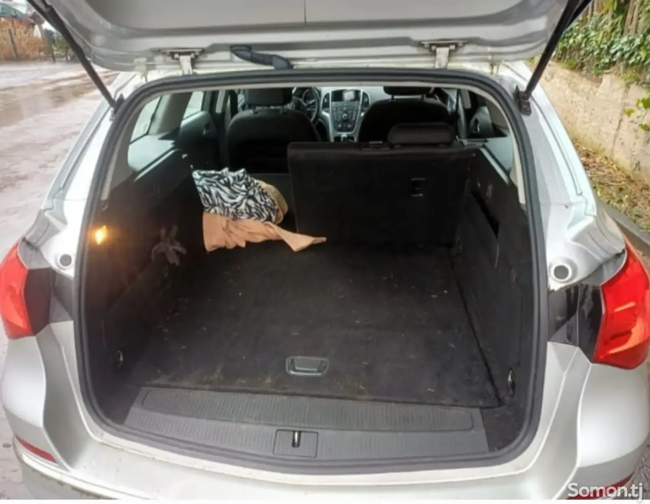 Opel Astra J 2014 · 1.6 MT